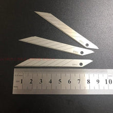 Load image into Gallery viewer, Deli Cutter Blades 10 pcs per box -  30° Tip / 7 Tips, Spare Blade Knife Refill (Small Size) 得力美工刀片 10片装 30度尖头 7刀头 耐磨耐用
