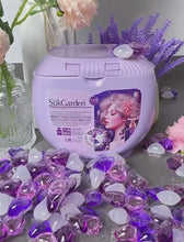 Load and play video in Gallery viewer, SukGarden 4in1 Laundry Pods (Lavender Essential Fragrance)  52 Pods/Container - Premium Fragrance Detergent Pods Laundry Capsules 蔬果园贝蒂蓝薰衣草精油香氛4D洗衣凝珠 52粒/盒
